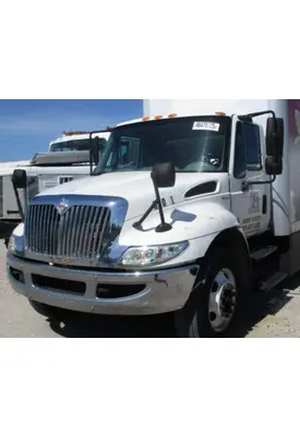 INTERNATIONAL 4300 CAB