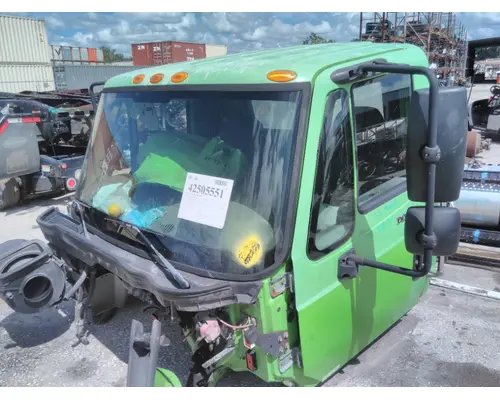 INTERNATIONAL 4300 CAB
