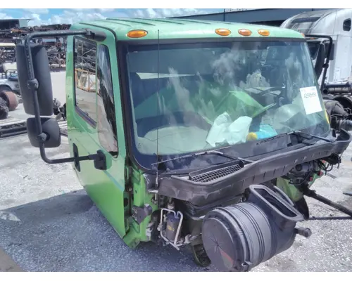 INTERNATIONAL 4300 CAB