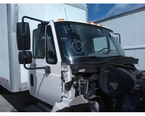 INTERNATIONAL 4300 CAB