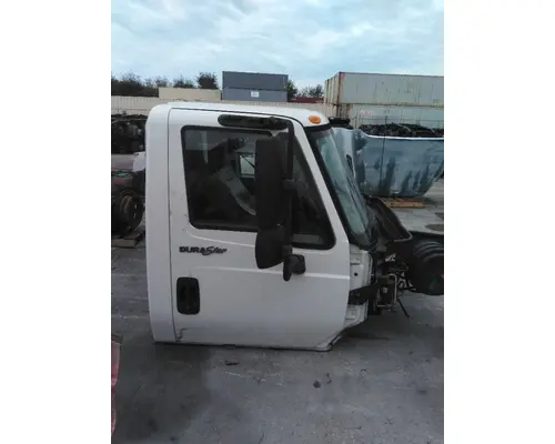 INTERNATIONAL 4300 CAB