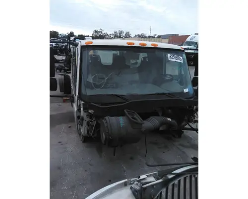 INTERNATIONAL 4300 CAB