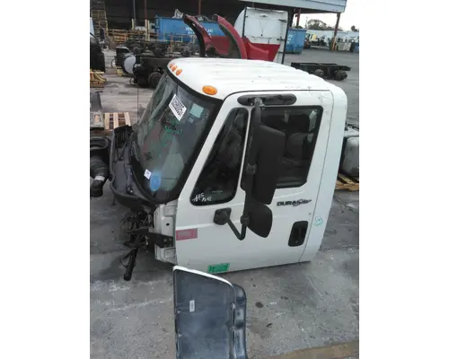 INTERNATIONAL 4300 CAB