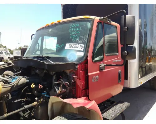 INTERNATIONAL 4300 CAB