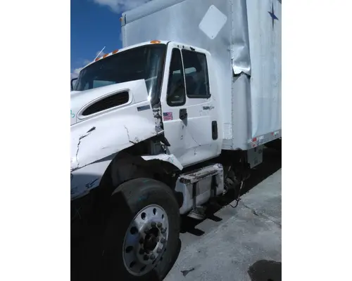 INTERNATIONAL 4300 CAB