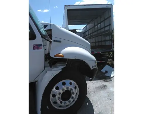 INTERNATIONAL 4300 CAB