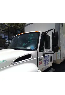 INTERNATIONAL 4300 CAB