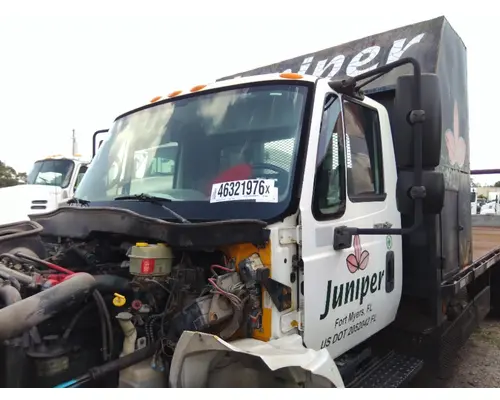INTERNATIONAL 4300 CAB