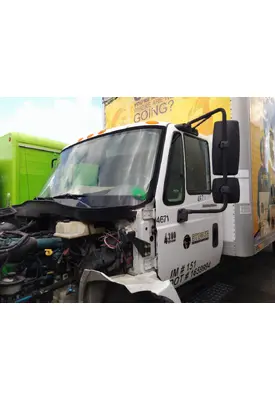 INTERNATIONAL 4300 CAB