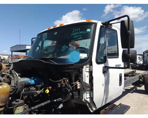 INTERNATIONAL 4300 CAB