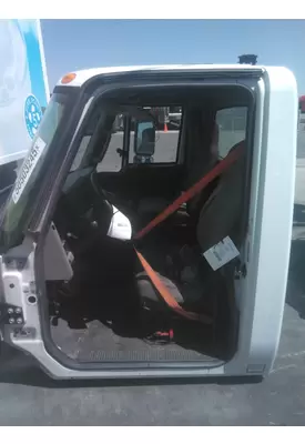 INTERNATIONAL 4300 CAB