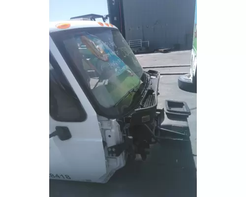 INTERNATIONAL 4300 CAB