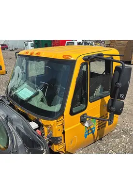 INTERNATIONAL 4300 CAB