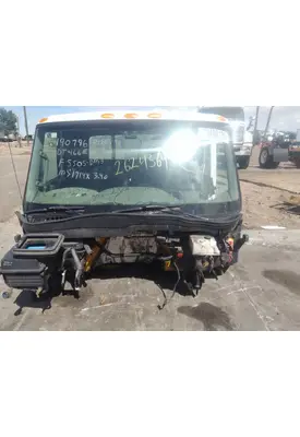 INTERNATIONAL 4300 CAB
