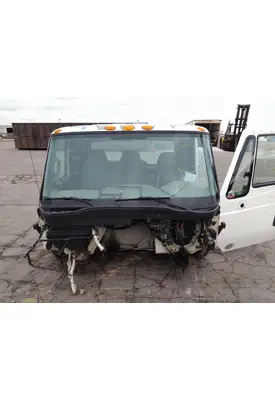 INTERNATIONAL 4300 CAB
