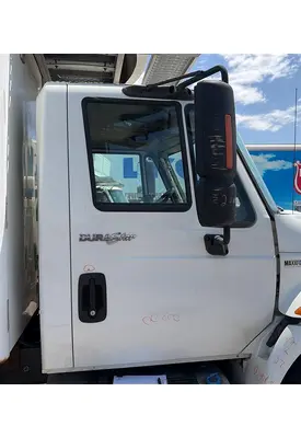 INTERNATIONAL 4300 CAB