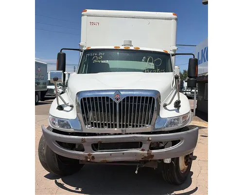 INTERNATIONAL 4300 CAB