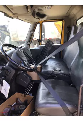 INTERNATIONAL 4300 CAB