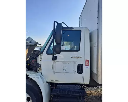 INTERNATIONAL 4300 CAB