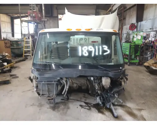 INTERNATIONAL 4300 CAB