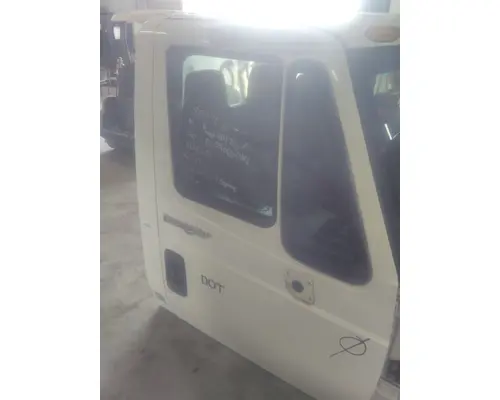 INTERNATIONAL 4300 CAB
