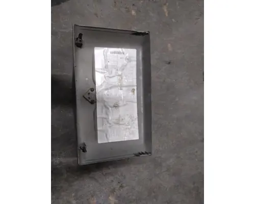 INTERNATIONAL 4300 CAB