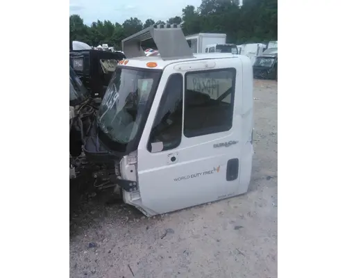 INTERNATIONAL 4300 CAB
