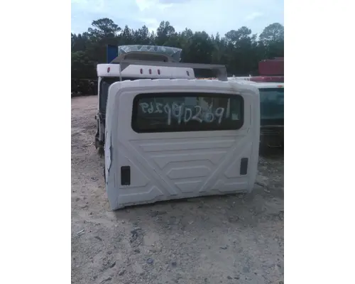 INTERNATIONAL 4300 CAB