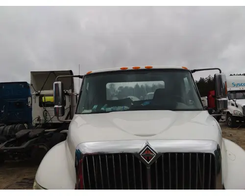 INTERNATIONAL 4300 CAB