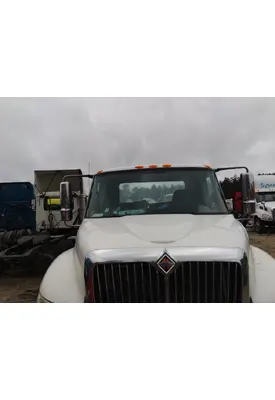 INTERNATIONAL 4300 CAB