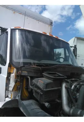 INTERNATIONAL 4300 CAB