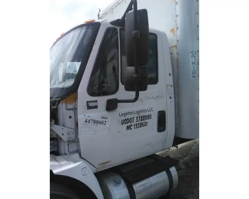INTERNATIONAL 4300 CAB