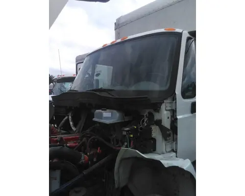 INTERNATIONAL 4300 CAB