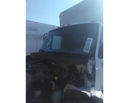 INTERNATIONAL 4300 CAB