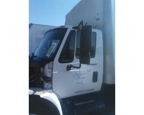 INTERNATIONAL 4300 CAB