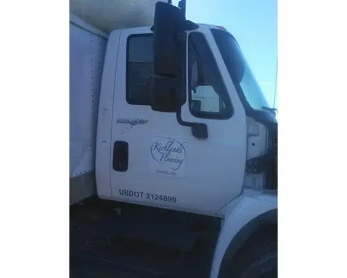 INTERNATIONAL 4300 CAB