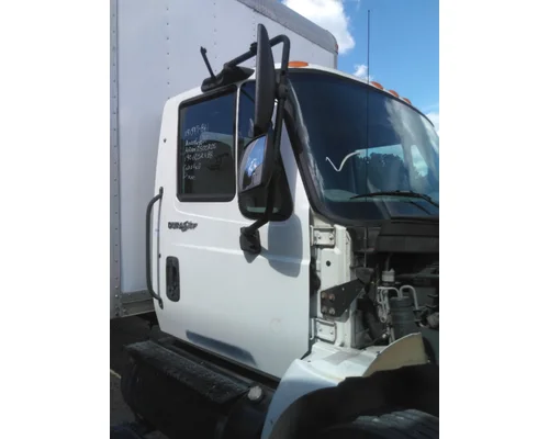 INTERNATIONAL 4300 CAB