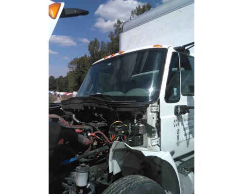 INTERNATIONAL 4300 CAB