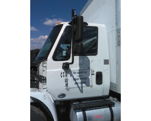 INTERNATIONAL 4300 CAB