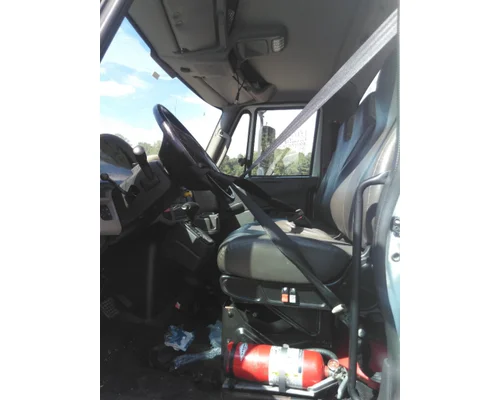 INTERNATIONAL 4300 CAB