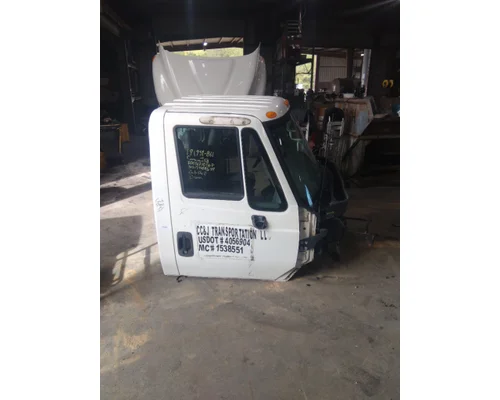 INTERNATIONAL 4300 CAB