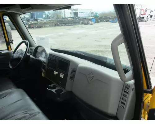 INTERNATIONAL 4300 CAB