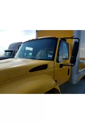 INTERNATIONAL 4300 CAB