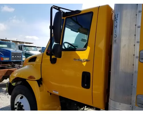 INTERNATIONAL 4300 CAB