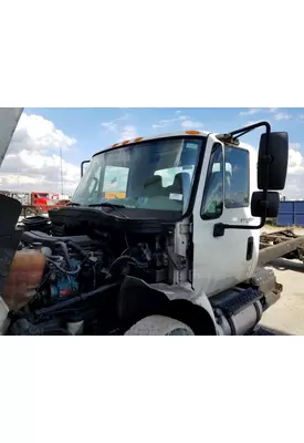 INTERNATIONAL 4300 CAB