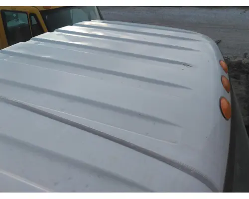 INTERNATIONAL 4300 CAB