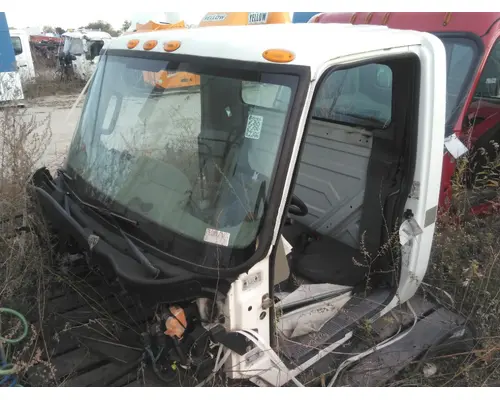 INTERNATIONAL 4300 CAB