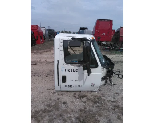 INTERNATIONAL 4300 CAB