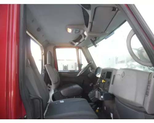 INTERNATIONAL 4300 CAB