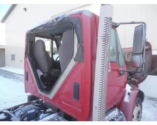 INTERNATIONAL 4300 CAB